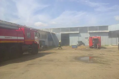 В Ярославле горел цех с лакокрасочными материалами