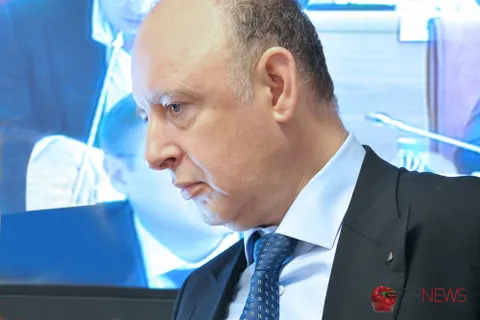 На первом заседании Думы Ярославской области был аншлаг. Фоторепортаж