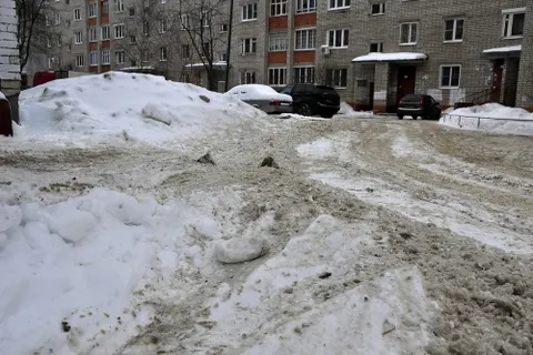 Фоторепортаж. Ярославль утопает в снегу и грязи