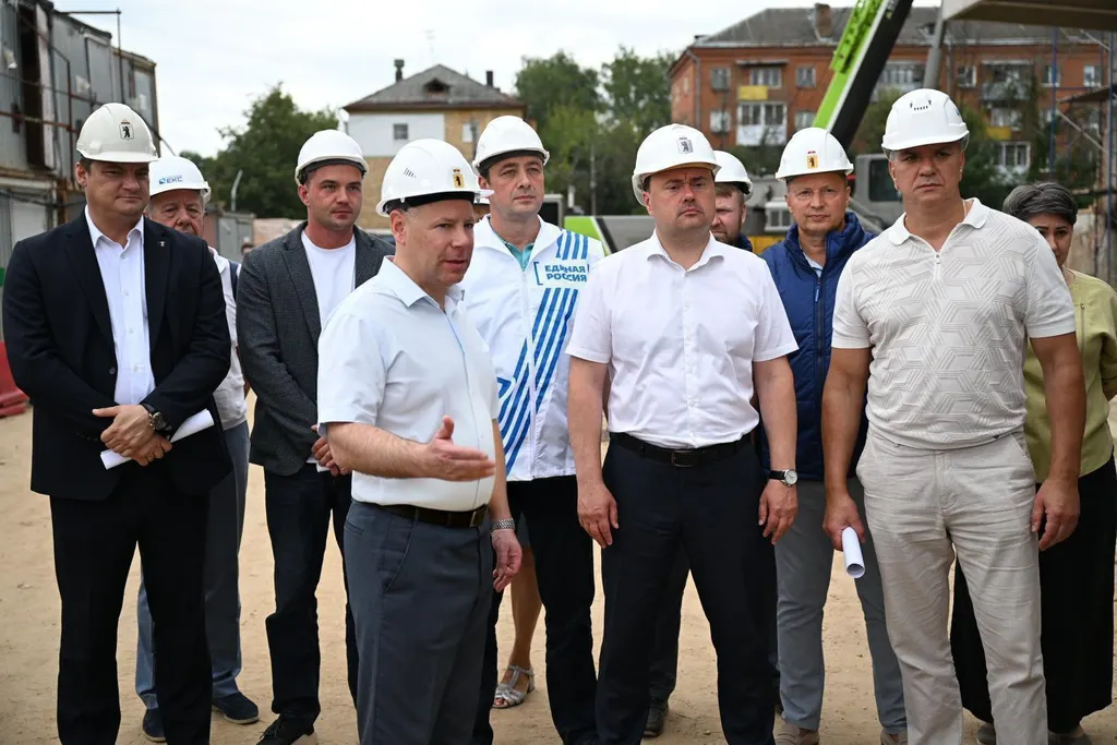 Губернатор проинспектировал главные стройки Ярославля
