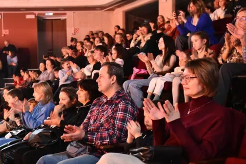 В Ярославле на обновленной сцене ТЮЗа прошёл первый спектакль