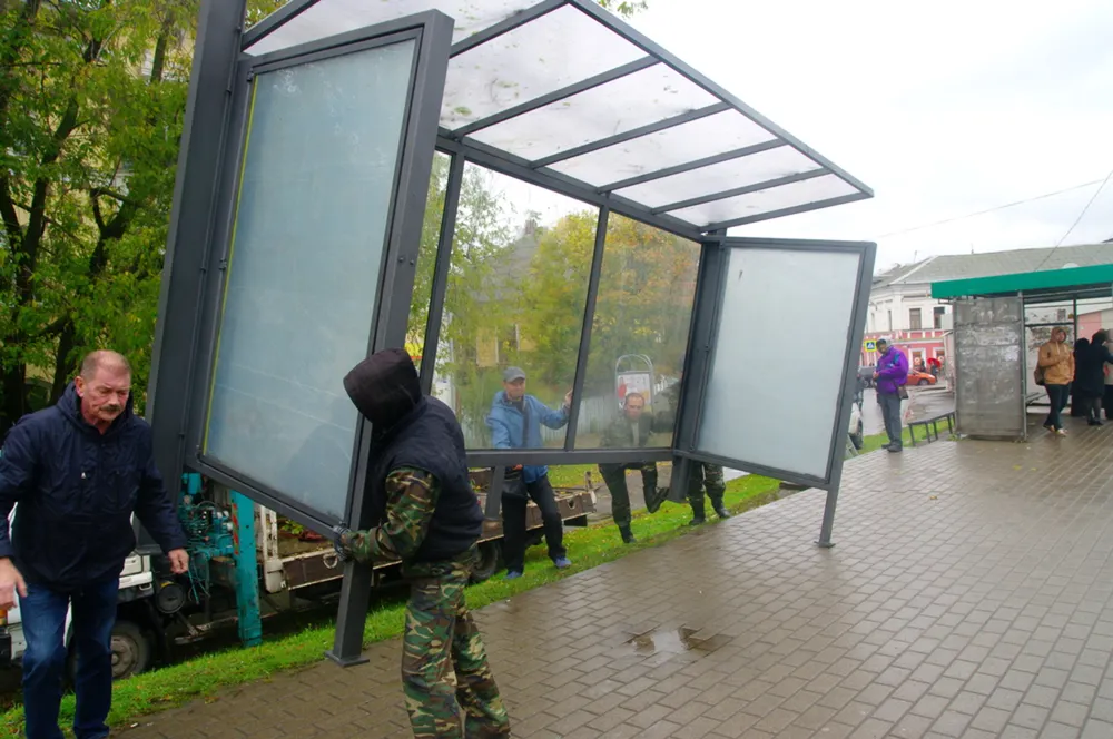 На Московском проспекте в Ярославле появился новый остановочный павильон