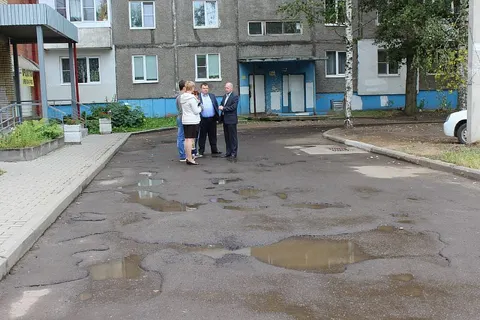 Ярославские власти контролируют ход благоустройства во дворах многоквартирных домов