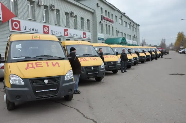 В Ярославской области школьный автобус ездит по небезопасным дорогам