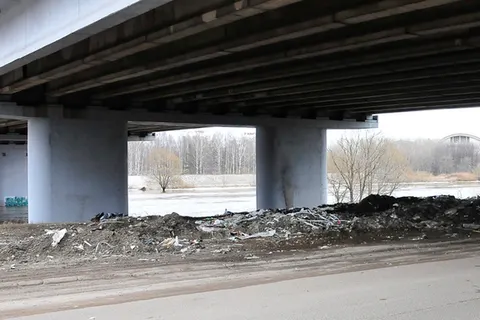 В Ярославле не ликвидируют несанкционированные снежные свалки. Фоторепортаж
