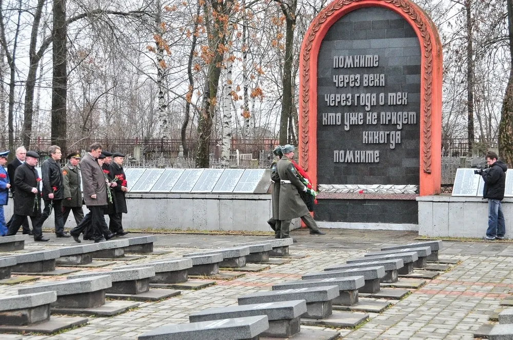 На воинском мемориальном кладбище Ярославля отремонтируют 470 надгробий