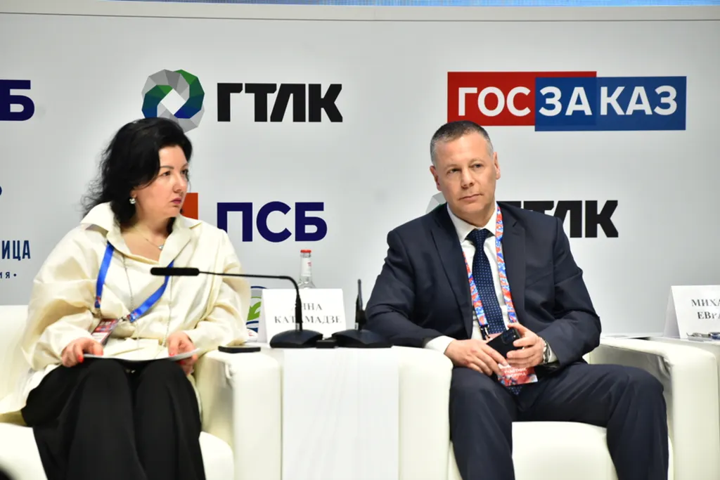 Ярославский губернатор выступил на форуме-выставке в Санкт-Петербурге