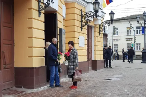 В Ярославле началась церемония прощания с Сергеем Пускепалисом