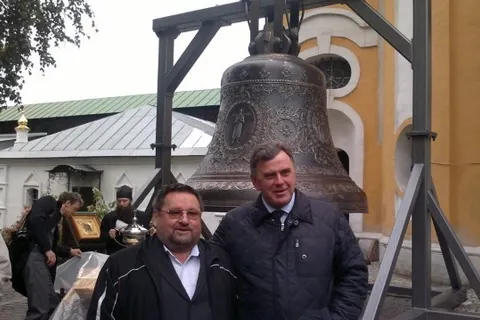В Ярославской области освятили 1000-пудовый колокол для Новоспасского монастыря