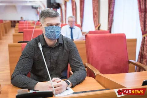 Депутатам Ярославской облдумы перед заседанием измеряли температуру – фото