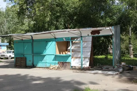 В Ярославле комиссия обследовала территорию вокруг магазинов и ларьков