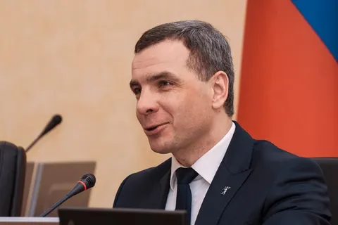 Председатель муниципалитета Ярославля Алексей Малютин принимает поздравления с днем рождения