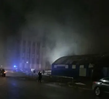 На Дзержинском рынке в Ярославле начался пожар
