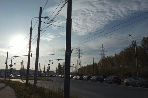 Ярославцы стоят в громадной пробке на выезде из Брагино