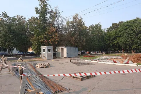В Ярославле начали ставить многомилионную стелу трудовой доблести