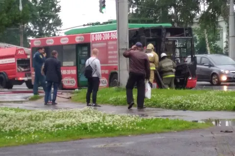 В центре Рыбинска горел троллейбус