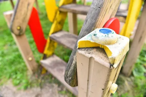 В Ярославле жители отказались от детского городка