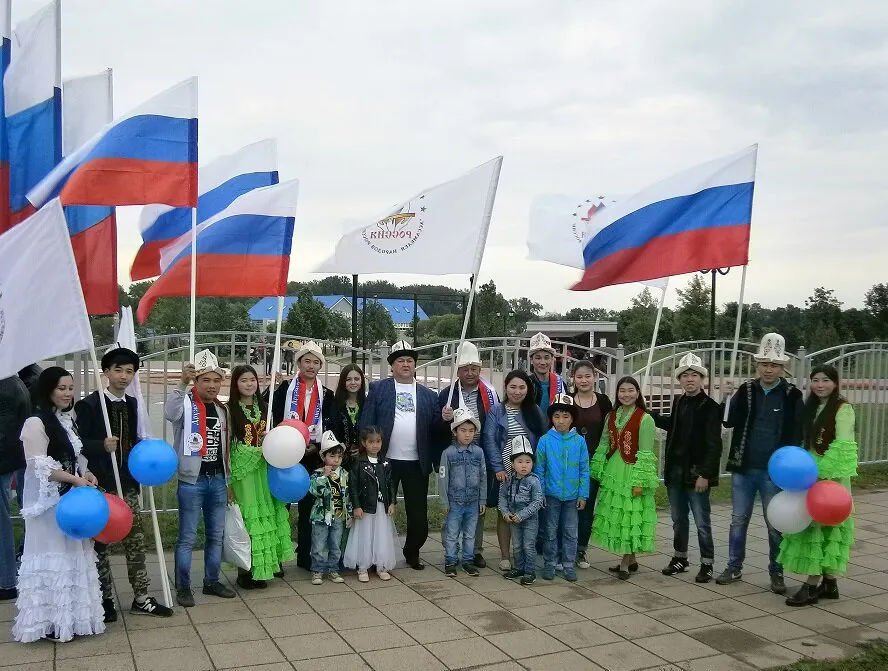 День России в Ярославле подтвердил - настоящую дружбу  народов не  разлить  даже  дождем