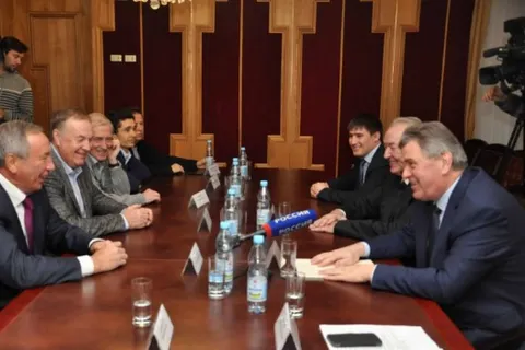 В Ярославле побывал легендарный Шамиль Тарпищев