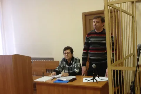 В Кировском суде Ярославля сегодня решается вопрос о мере пресечения для Ивана Менько