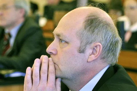 Шестнадцать грустных мгновений из жизни депутатов муниципалитета Ярославля. С фото