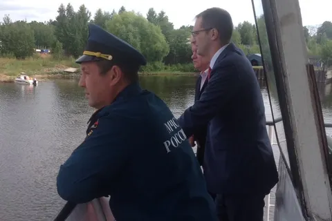 В Ярославле прошли учения по устранению последствий разлива нефтепродуктов в акватории Волги