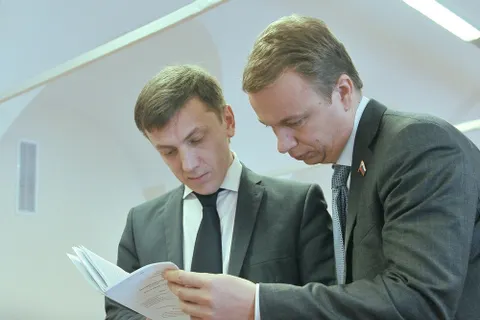 Дума Ярославской области шестого созыва провела внеочередное заседание. Фоторепортаж