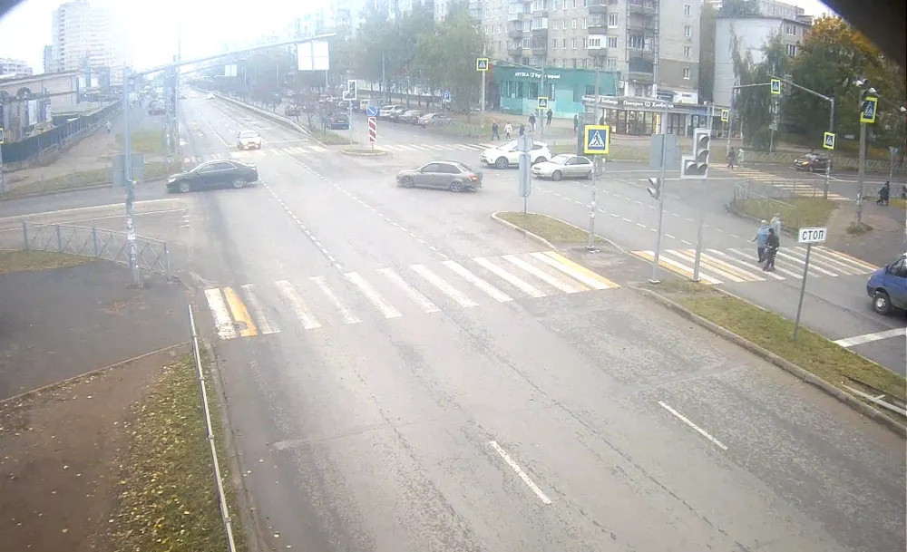 На оживленном заволжском перекрестке в Ярославле не работают светофоры