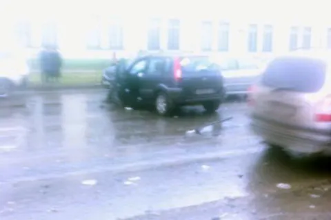 В Рыбинске на перекрестке столкнулись сразу четыре машины