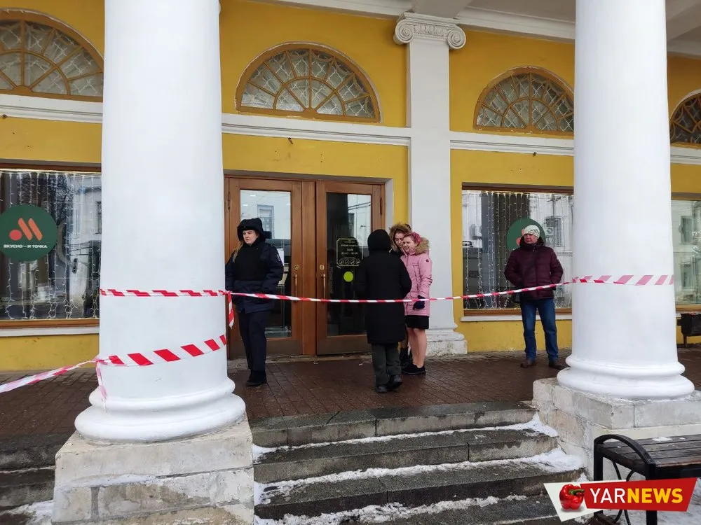 В центре Ярославля полиция оцепила ресторан «Вкусно и точка»