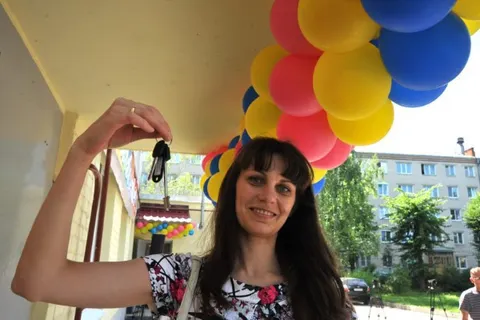 Семь врачей из Углича получили служебные квартиры