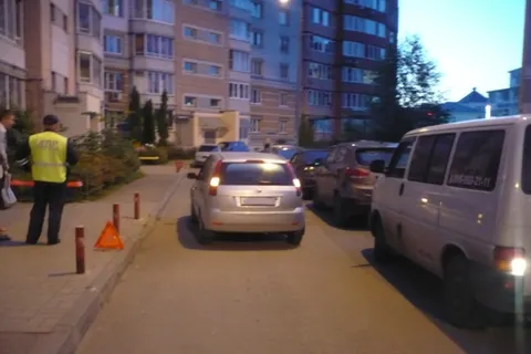 В Брагино в Ярославле пятилетний мальчик сбит во дворе