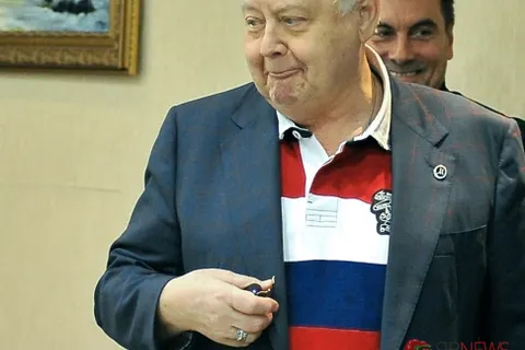 Олег Табаков в Ярославле дал пресс-конференцию. Фоторепортаж