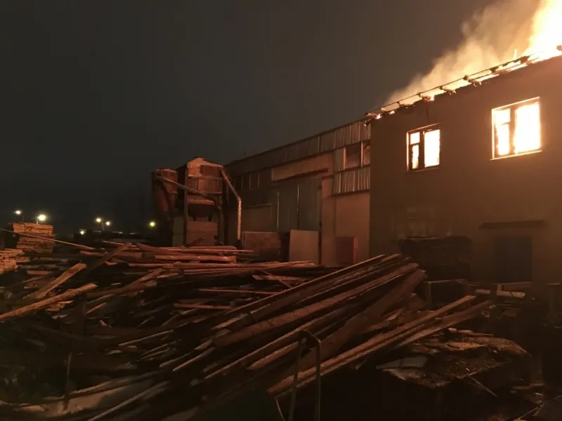 Роковой пожар в Брагино: сгорело предприятие 