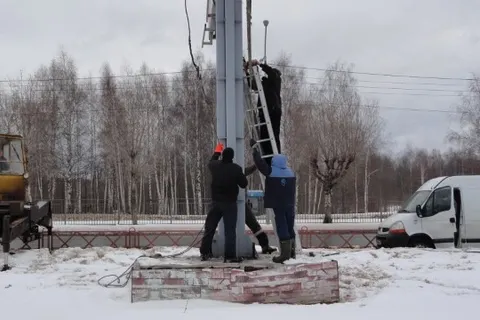 После новогодних каникул в Ярославле демонтировали десять рекламных конструкций