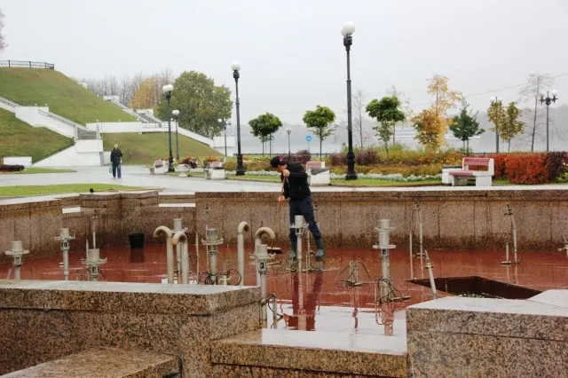 В Ярославле началась подготовка фонтанов к зиме