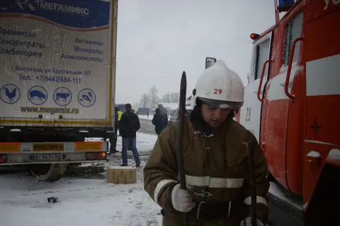 В Гаврилов-Ямском районе «Дэу-Нексия» въехала под фуру