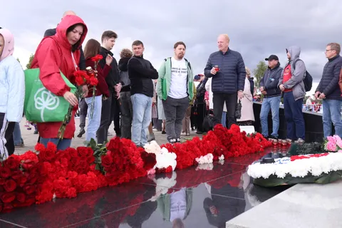 «Со льда в вечность»: траурные мероприятия прошли в Туношне