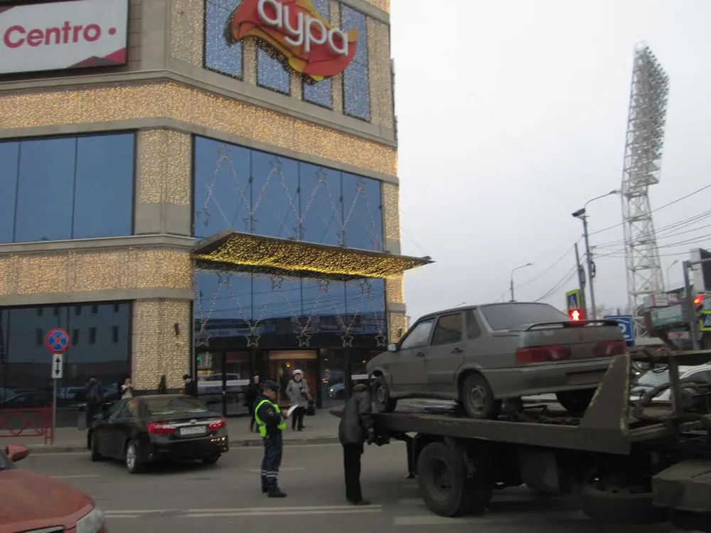 В Ярославле ограничивают места парковок автомобилей