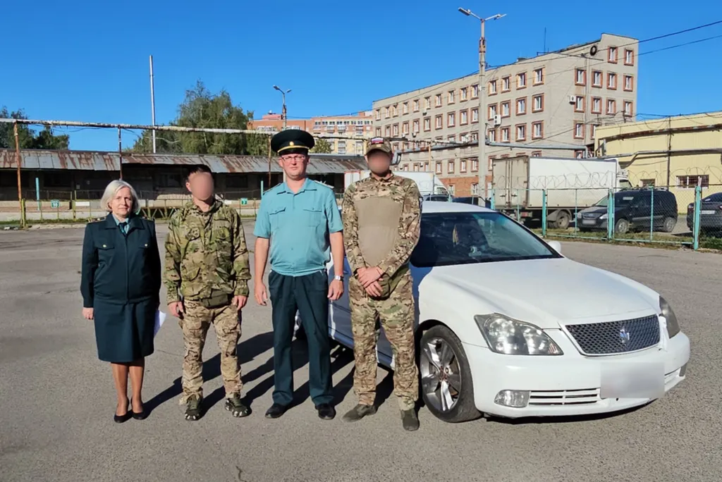 Ярославские таможенники передали конфискованную Toyota Crown на СВО