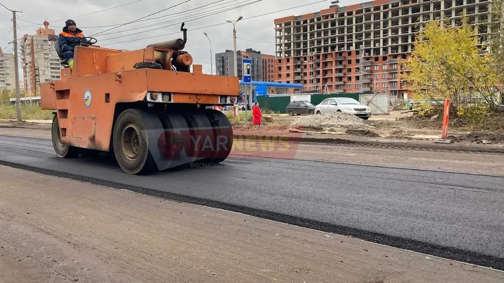 В Ярославле начали асфальтировать проспект Машиностроителей