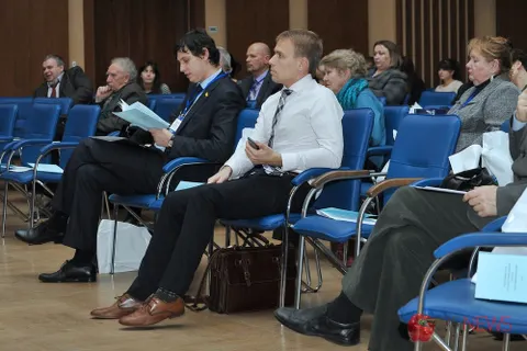 В Ярославле продолжает работу IV Международный форум «Инновации. Бизнес. Образование-2013». Фоторепортаж