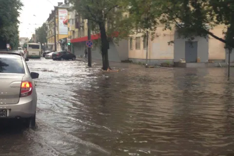 В Ярославле ликвидируют последствия вчерашнего дождя