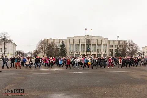 В Ярославле танцевали буги-вуги. С фото
