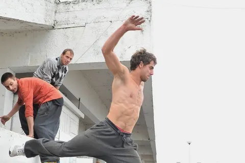 В Ярославле французы учили русских паркуру. Фоторепортаж
