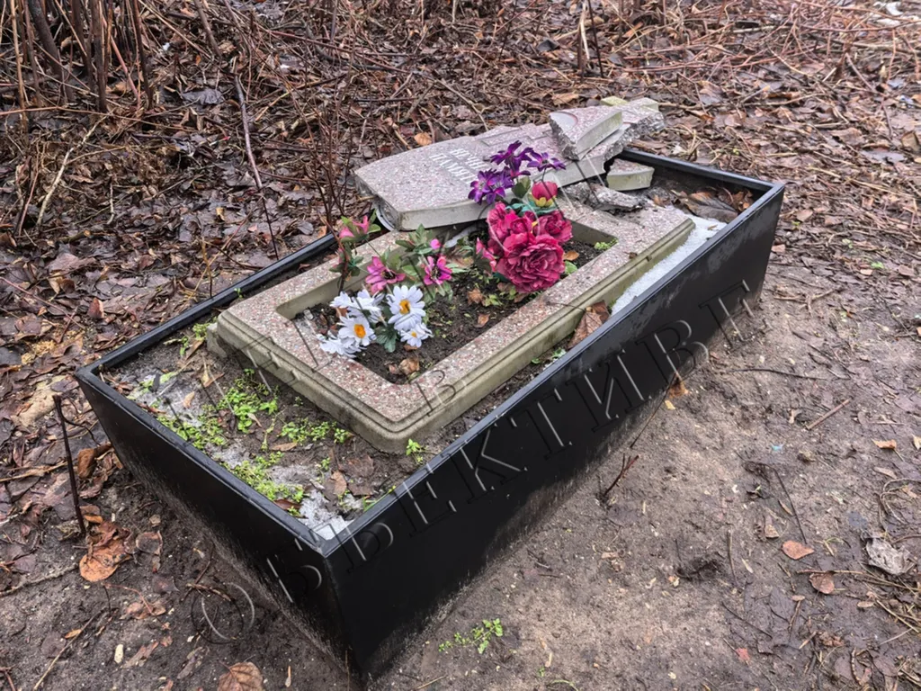 Виновника погрома на ярославском кладбище обяжут восстановить памятники