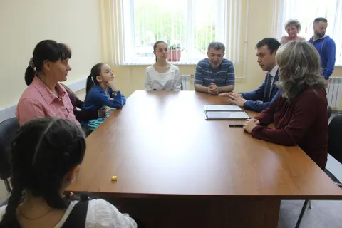 Многодетной семье в Тутаеве вручили сертификат на ипотечную субсидию