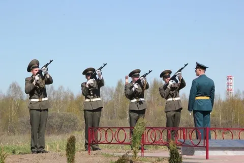 В Ярославле открыли памятник воинам-землякам из деревни Парково
