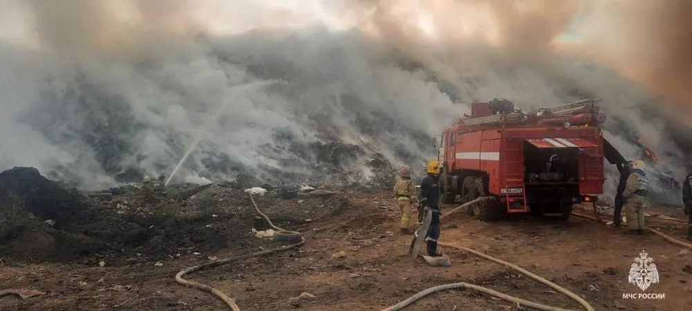 На горевшем мусорном полигоне Скоково взяты пробы воздуха
