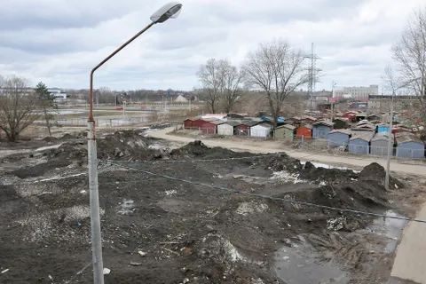 В Ярославле не ликвидируют несанкционированные снежные свалки. Фоторепортаж